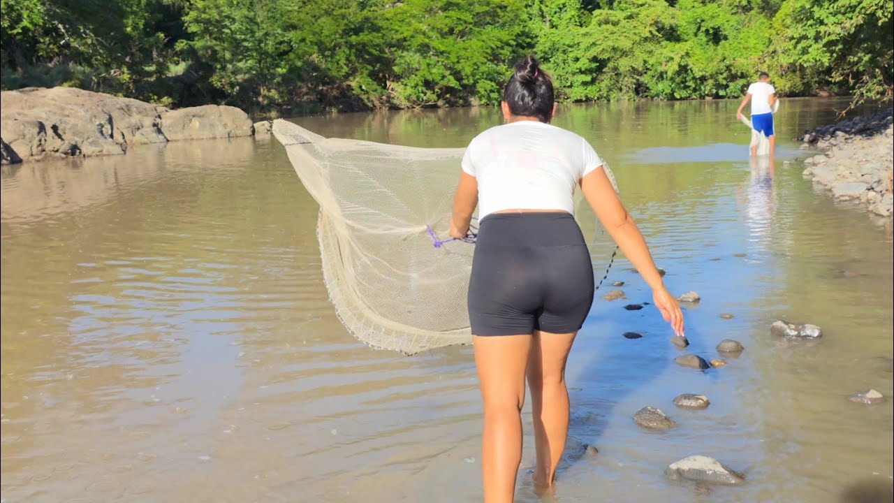 🔴Hermosa chica pescando😲/BELLEZAS SALVADOREÑAS