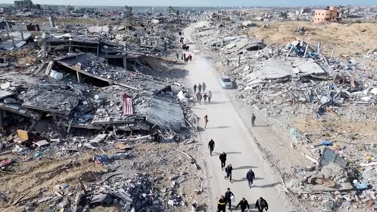 مشاهد جوية للدمار الذي خلّفته قوات الاحتلال الإسرائيلي في منطقة أبو مصبّح شمال رفح في قطاع غزة