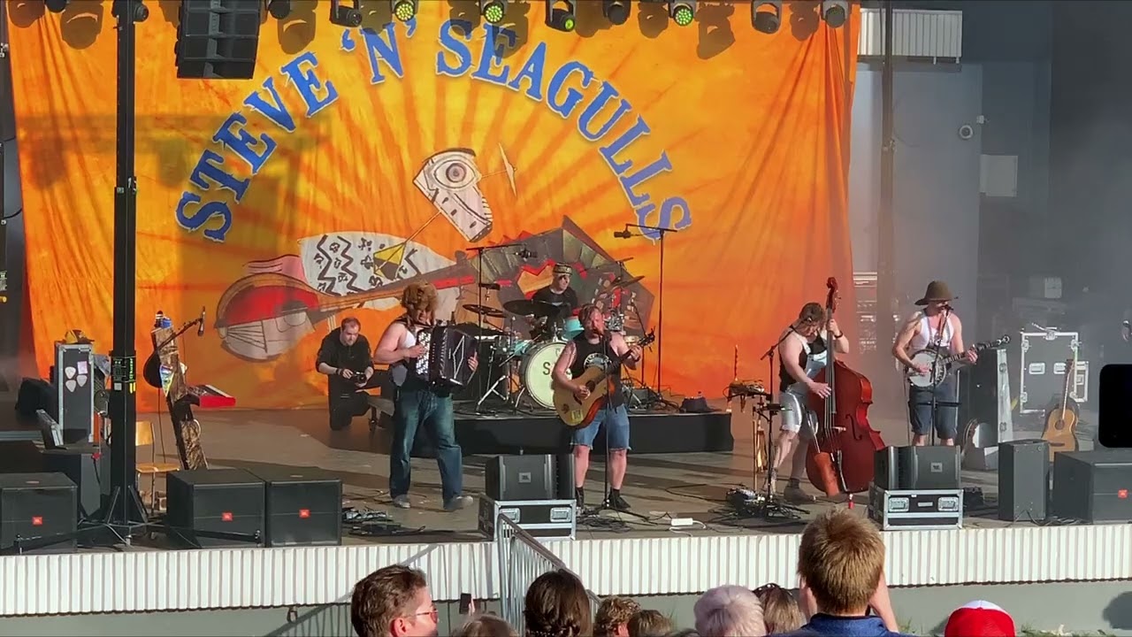 Steve ’n’ Seagulls, Thunderstruck, Yläkaupungin yö 2025