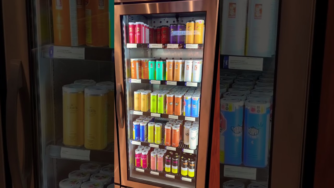 Tutoring of Cannabis shop in Toronto Union station FIKA 