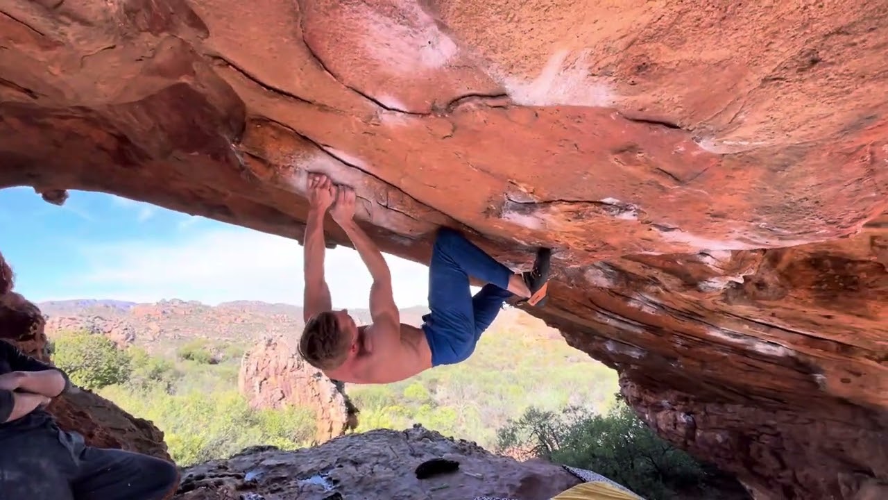 The full arch - v10 - Rocklands South Africa Bouldering