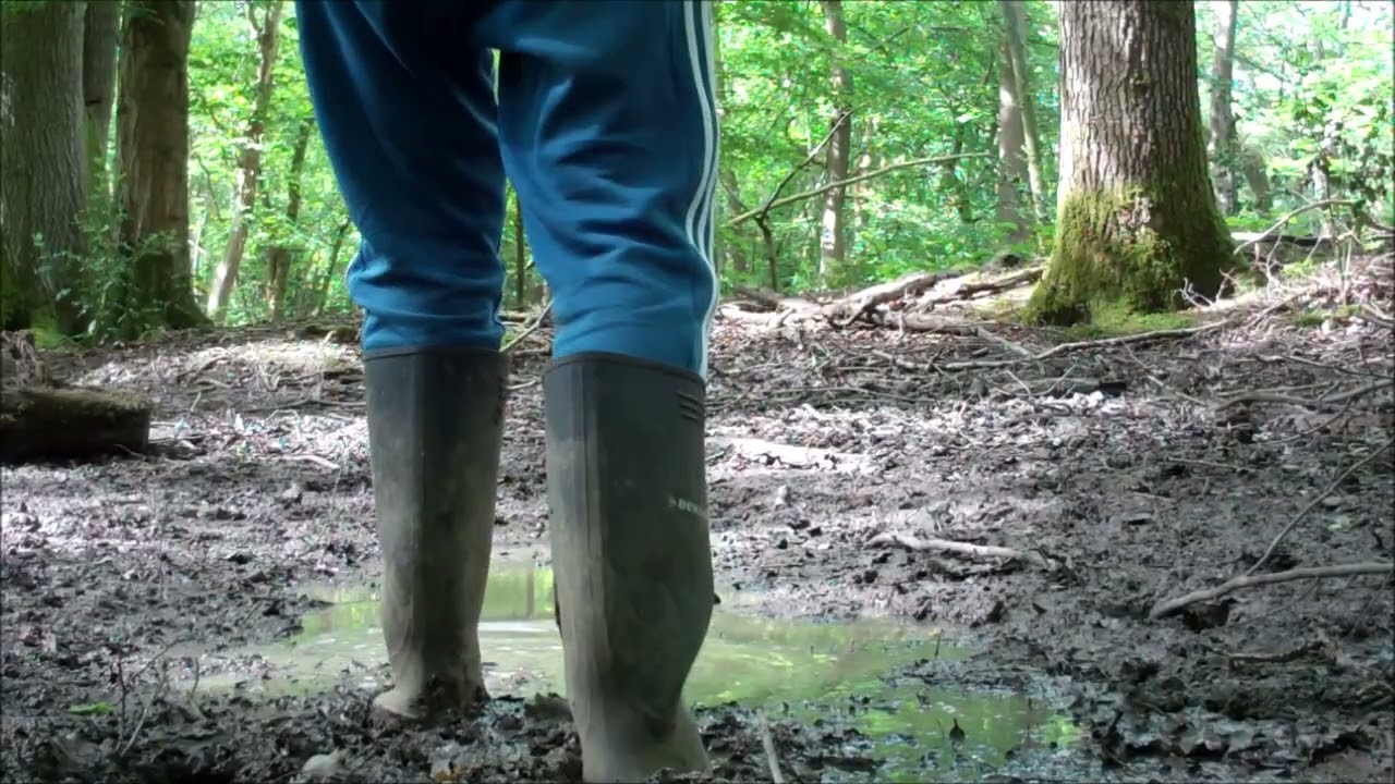 Black Dunlop Wellies in Squelchy Woodland Mud