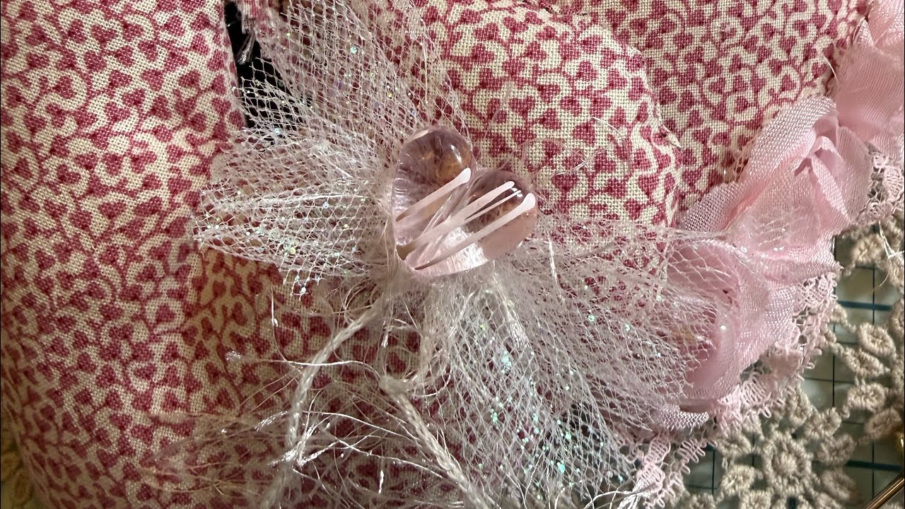 Friday 💕 Hearts  #terrificthursdaycrafts alao #heartsallyear @susansheartstrings @TellensPlace 