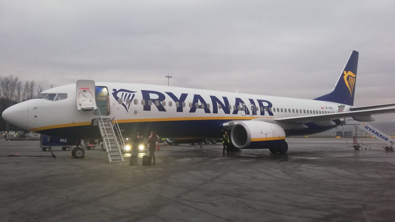 Flight report Ryanair  FR4069| from Prague to Krakow | Boeing 737 - 800 | trip to Iceland and Spain