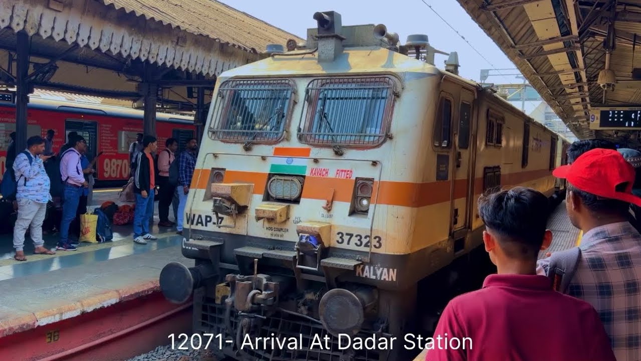 12071 Janshatabdi Express Arrival & Departure at Dadar Station 🚆 | Mumbai Train Spotting Vlog