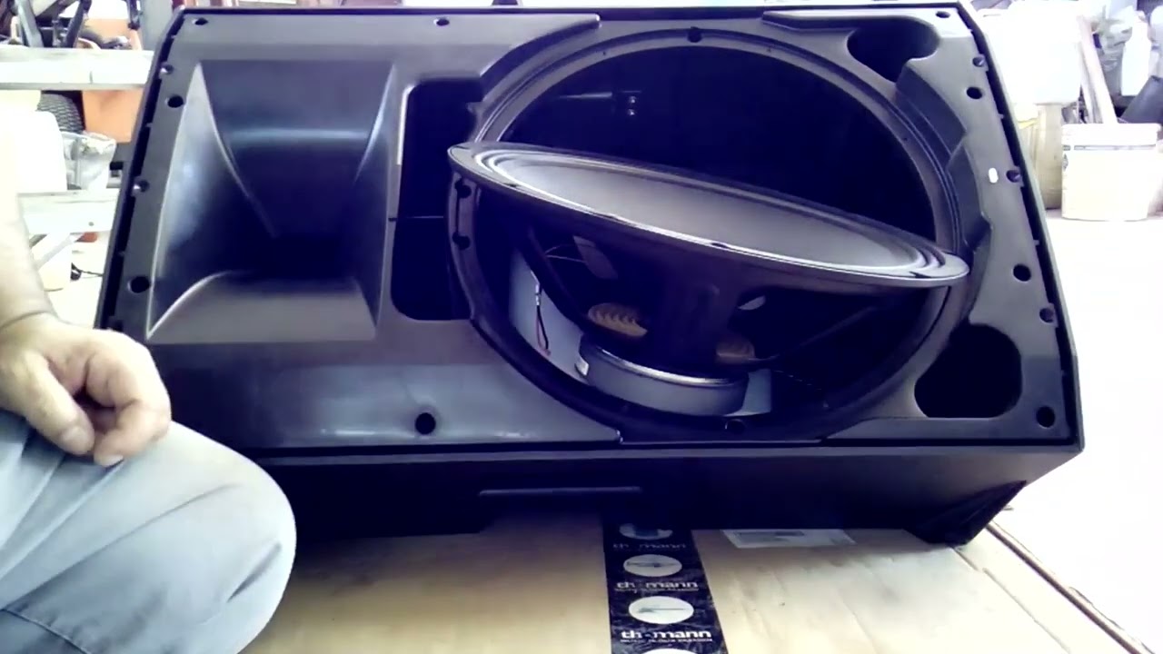 MACKIE THUMP 15A guasta, scarsa qualità componentistica.