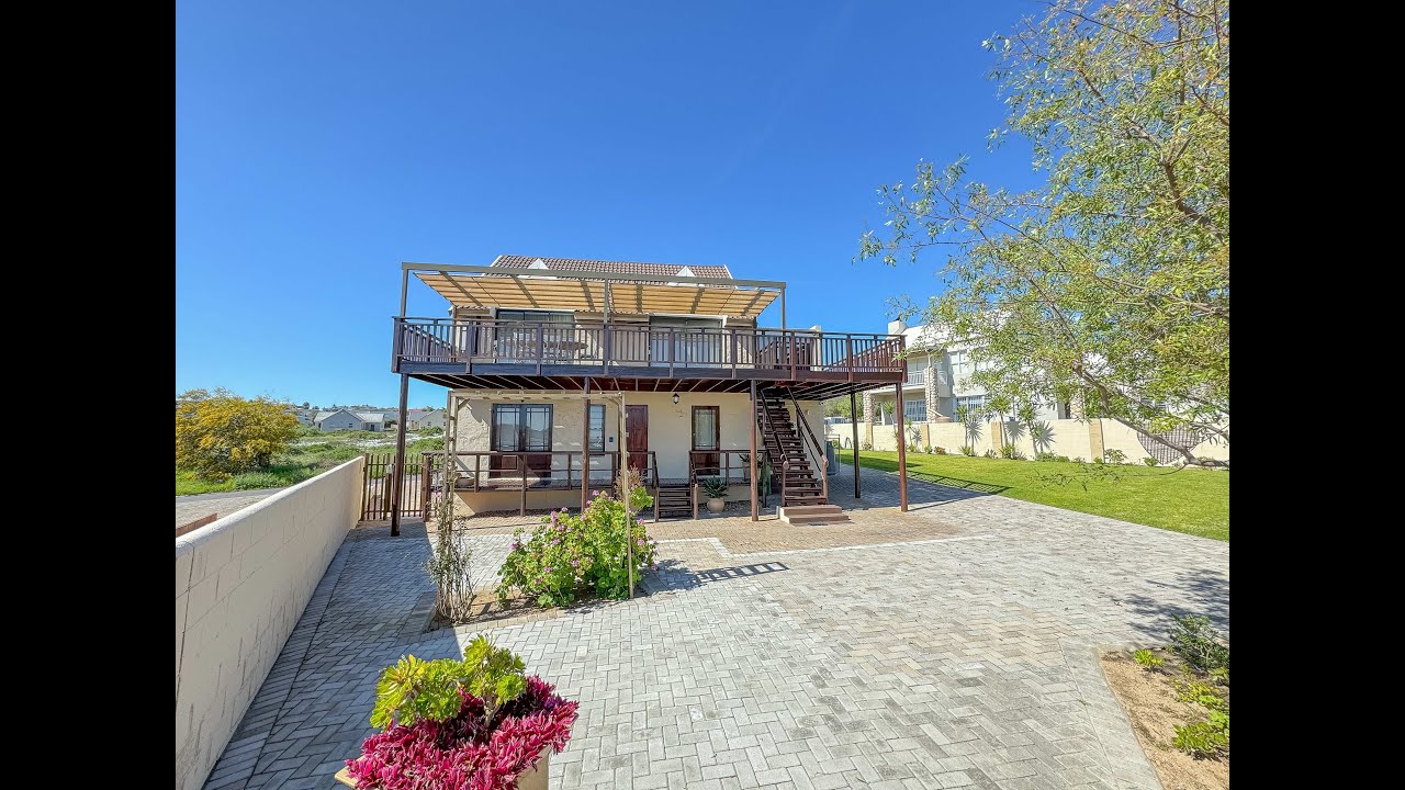 Coastal cottage with lagoon views in Myburgh Park