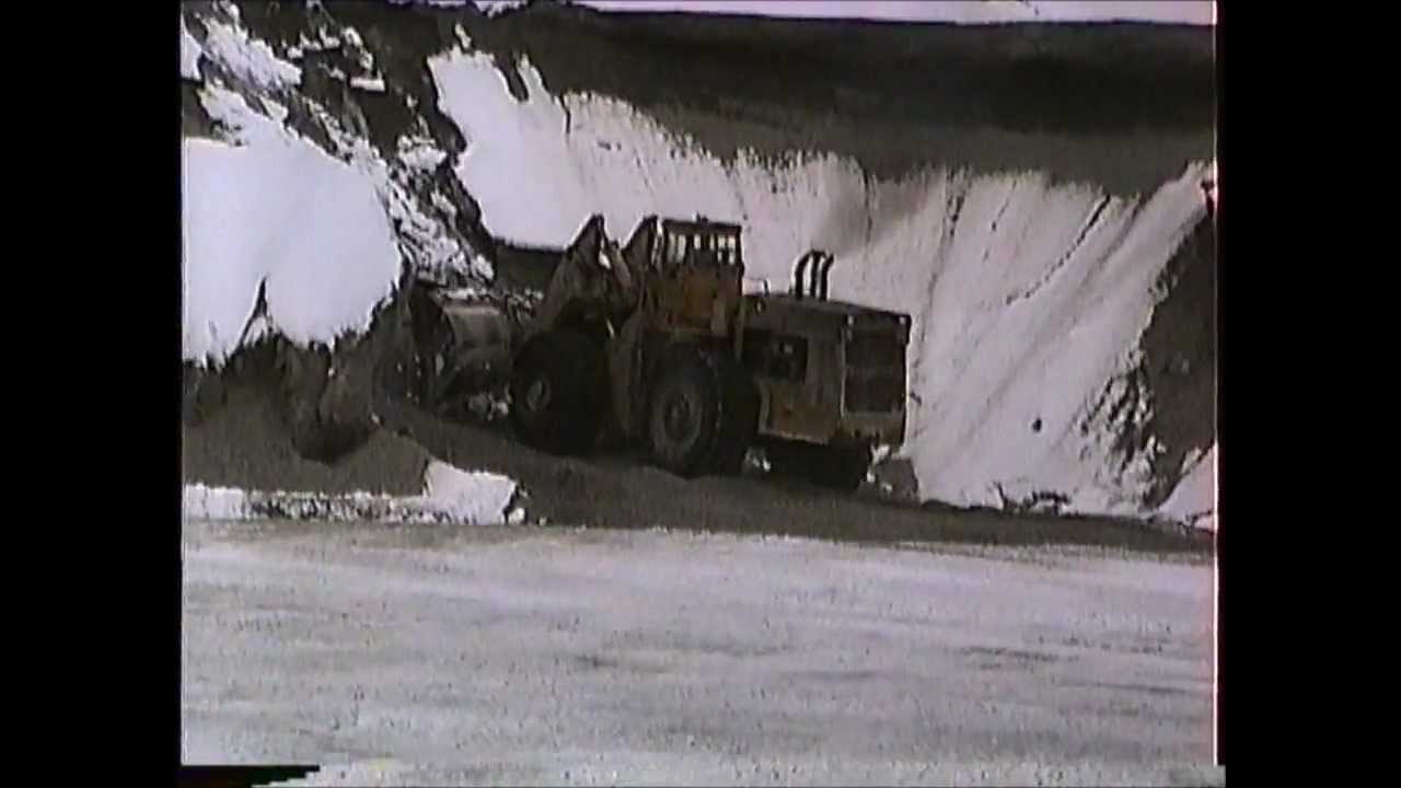 NHN GP9's blasting thru the snow Dover to Ossipee,NH 01/14/1991