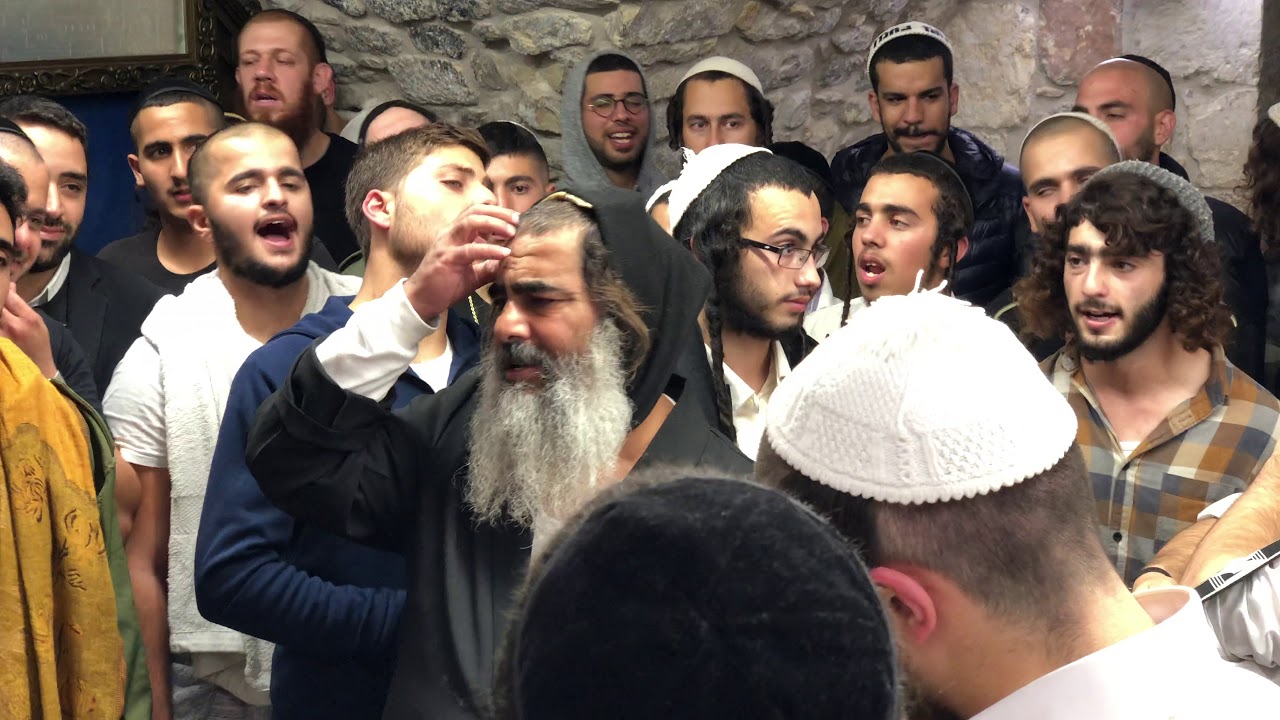 הרב שלום סבג באמירת תיקון הכללי - קבר שמואל הנביא. HD 4K