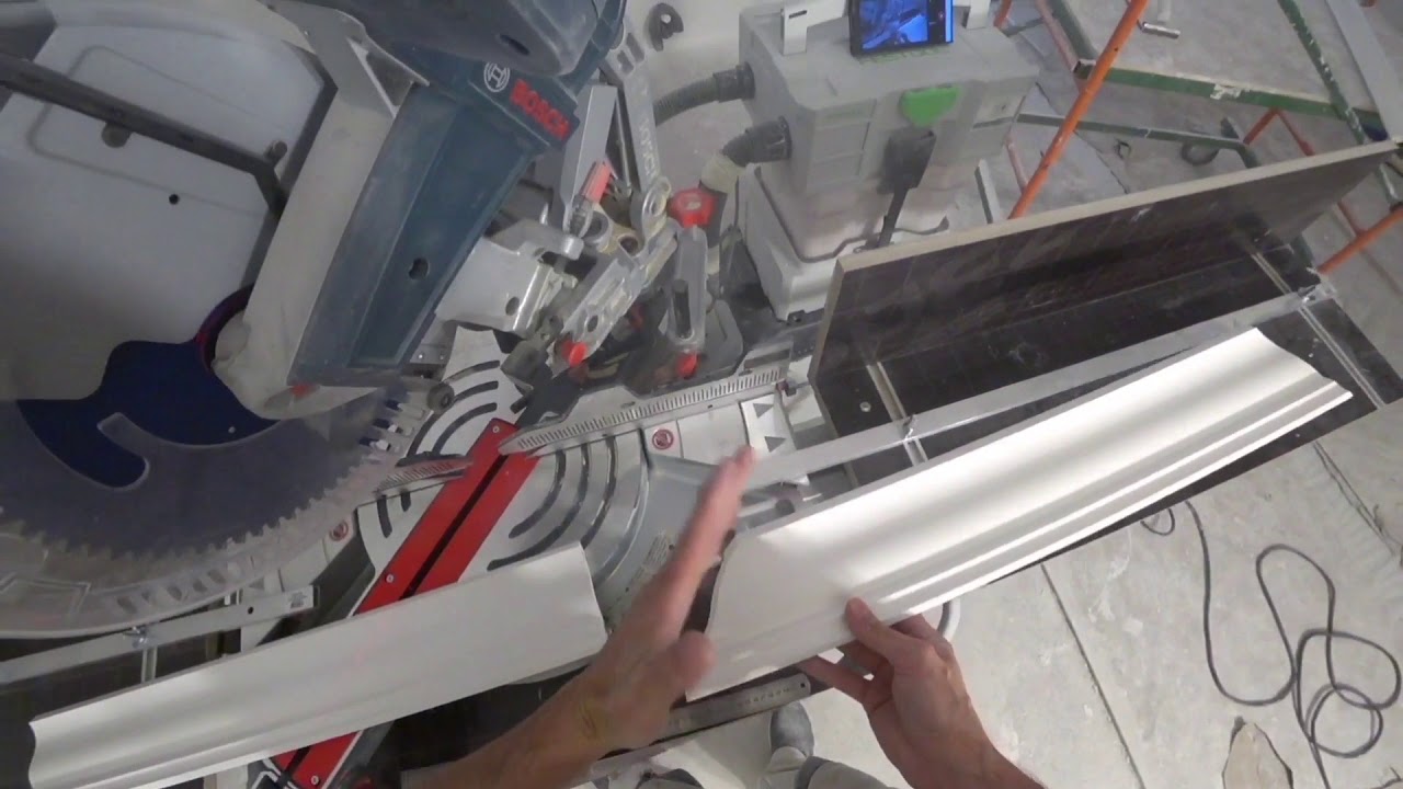 Торцовочная пила Bosch GCM 12 GDL