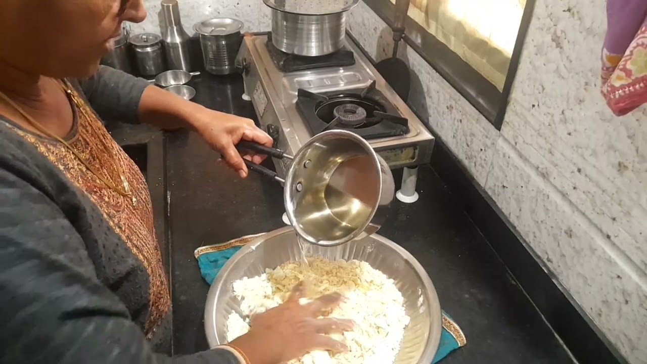મોંમા નાખતા જ ઞળી જાય એવા પરફેક્ટ માપ સાથે ના સકરપારા