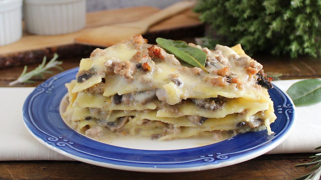 LASAGNA AL RAGU' BIANCO E FUNGHI