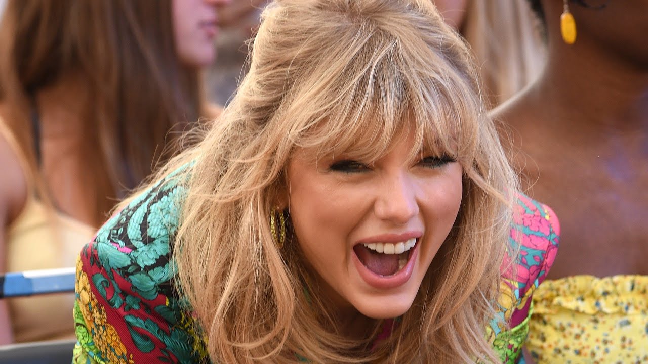 Taylor Swift Laughing For 5 Minutes Straight