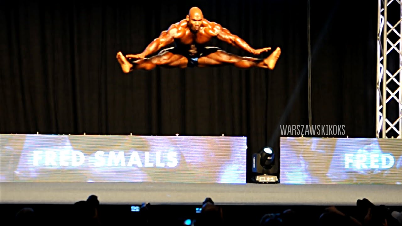 Fred Smalls - Dancing Bodybuilder - 2014 Prague Pro posing