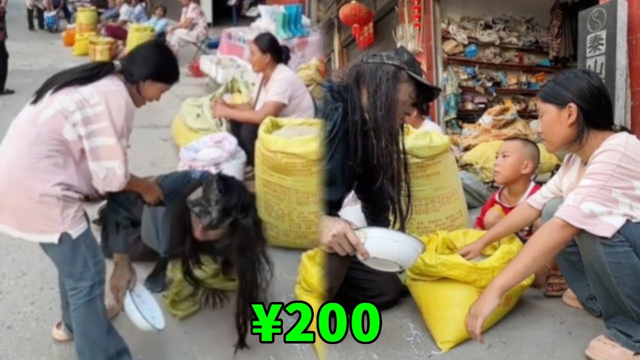 阿義假扮乞丐在街上乞討，故意摔倒在小女孩旁邊，沒想到女孩從小就沒有母親還願意幫助阿義！ 【阿義走鄉村】