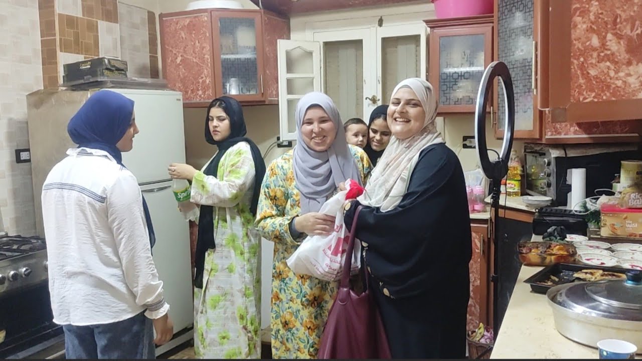 اخواتى 🥰حبو يفرحونى في العيد 🎊 ومهنتش عليهم وايجو كلهم عندى ❗نقدى يوم حلو مع بعض 🥰 احلا لمه#سوسن
