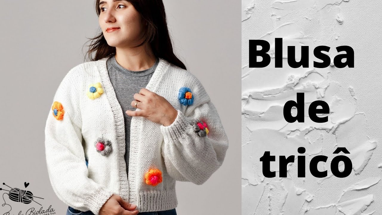 Blusa de tricô com flores de crochê