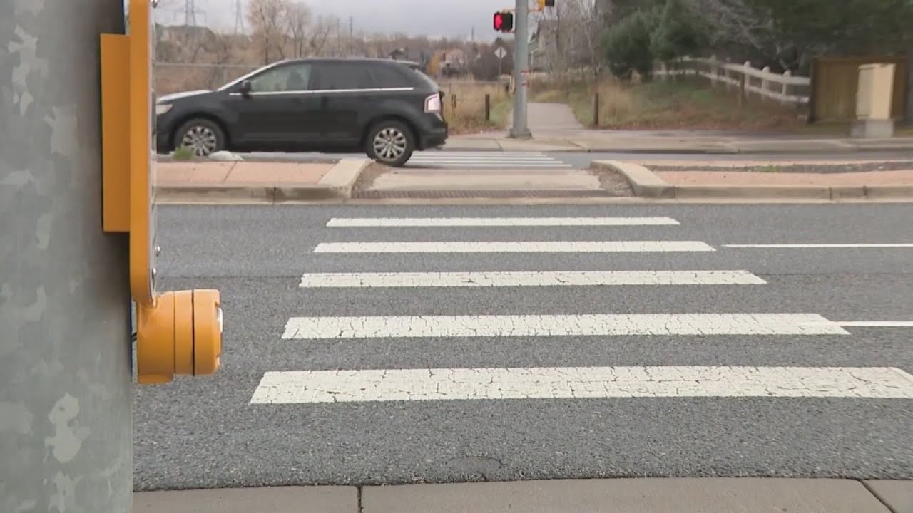 Man dead after being hit by 3 cars in crosswalk, 2 fled the scene: Aurora police