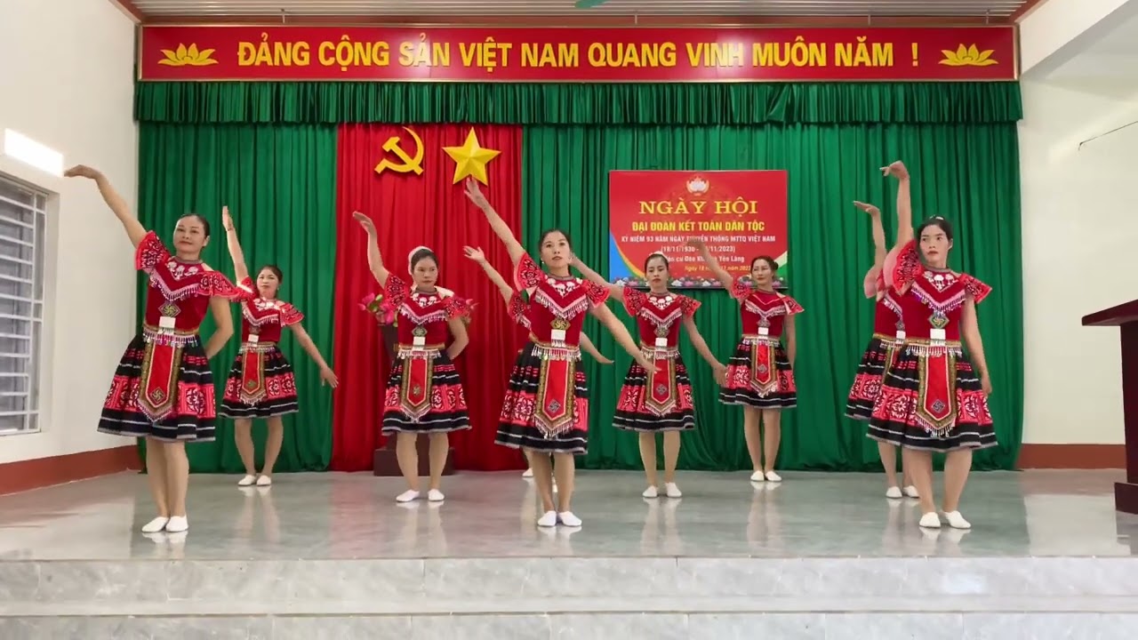 Nhảy dân vũ Xuân về trên rừng núi