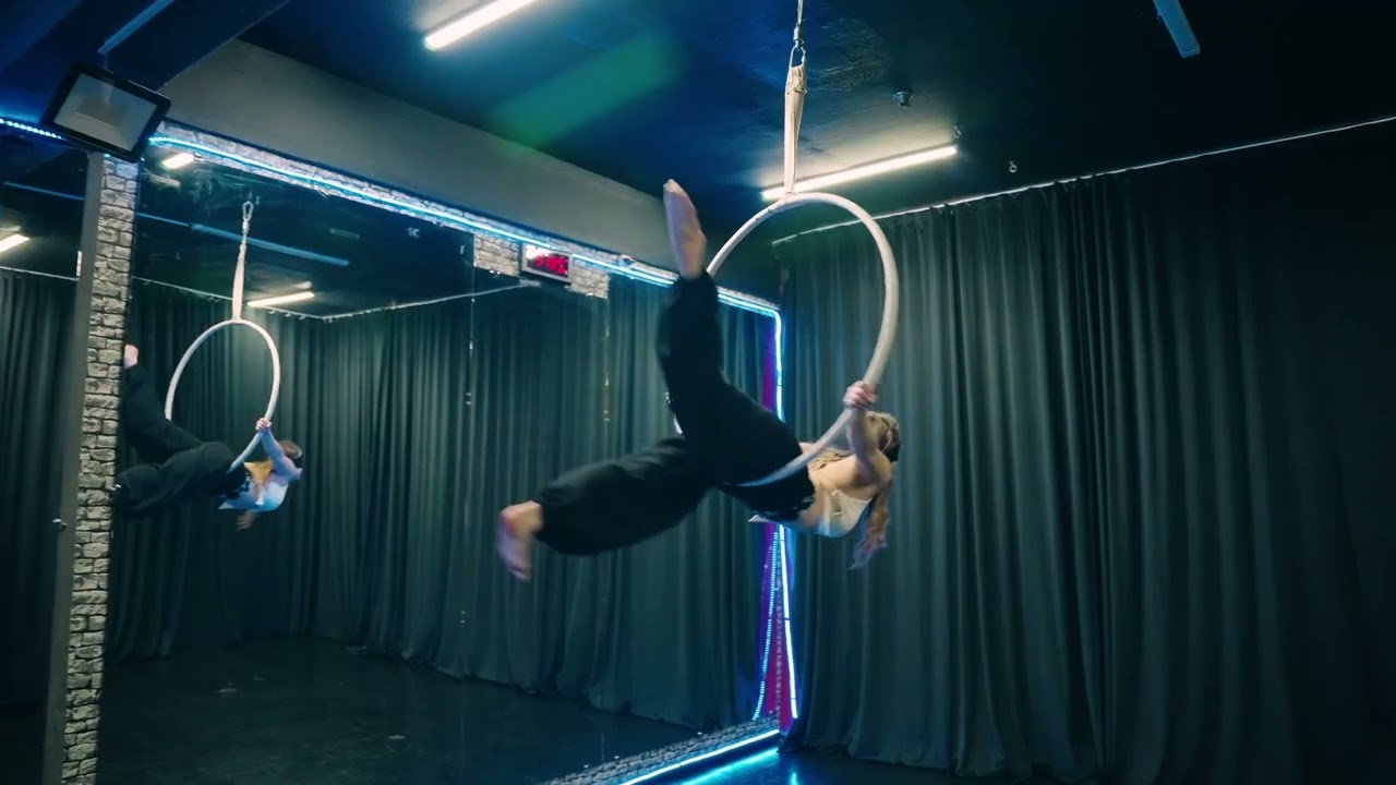 3588 Aerial ring solo