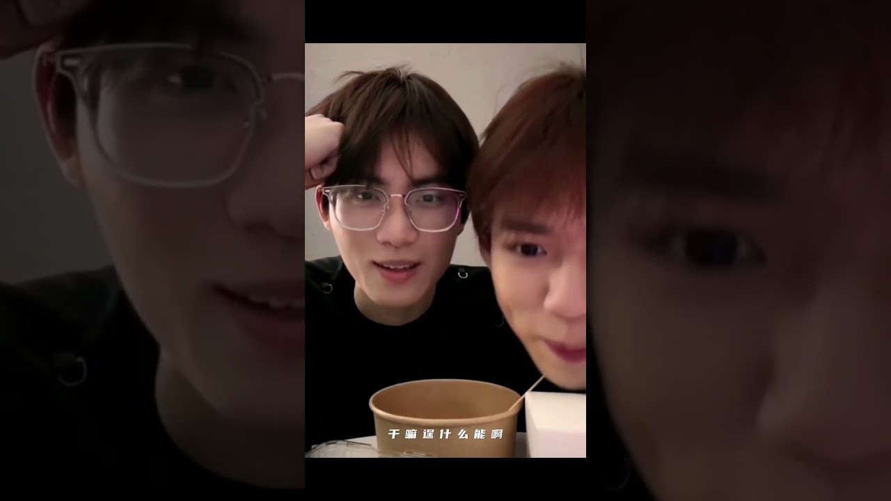 Freaking hot 🥵🥵🥵 | Jiang Penghan & Hu Jing #bl #jenvlog #hujing #jianghu - BL Couple