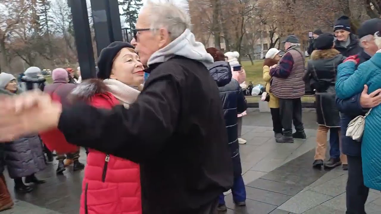 ЛЕЖАЛА РОЗА В УЛИЧНОЙ ПЫЛИ⚘️ ТАНЦЫ⚘️ ХАРЬКОВ 21.12.2025