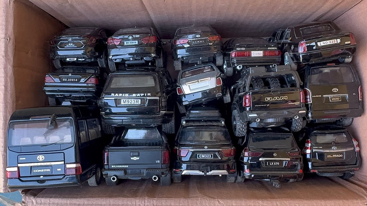 Vamos a elegir coches a escala diecast negros: Mercedes, Toyota, Chevrolet, Honda Civic,Nissan,RR,