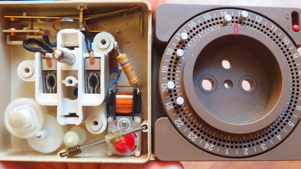 What's inside a mechanical socket timer + modification