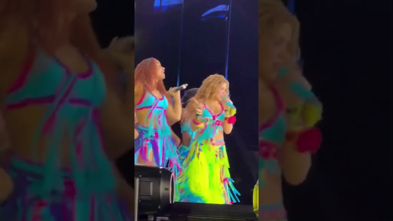 el nuevo vestido waka waka de shakira