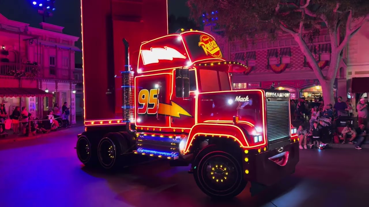 Paint The Night - Night time Parade at Disneyland California (Summer 2025) 