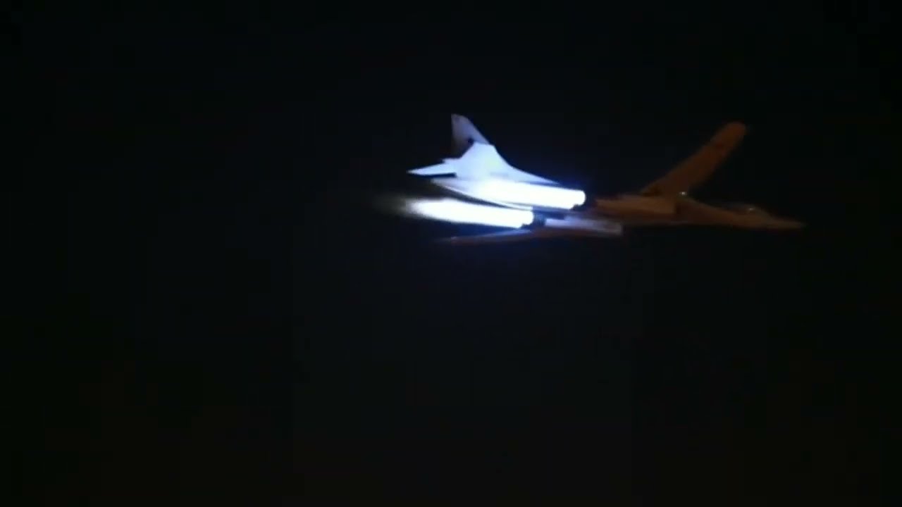 القوة الجوية الجزائرية  مقنبلة  algeria air force tu160