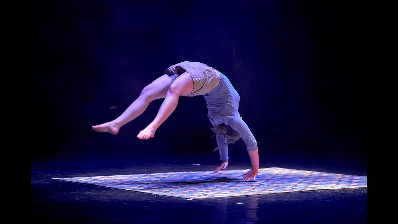 Lure - Floor acrobatics act