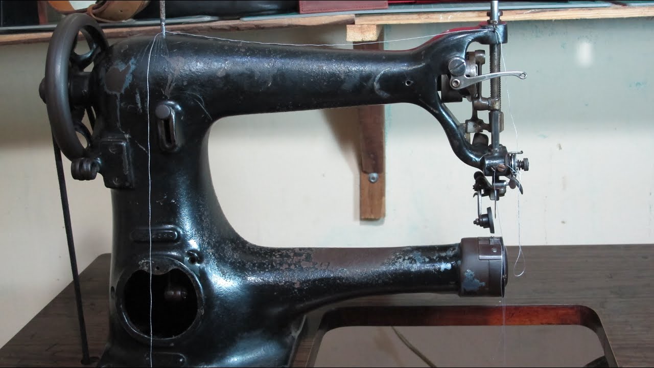 ¡Mira como cose el cuero una maquina de 100 años!¿crees que aún funciona?