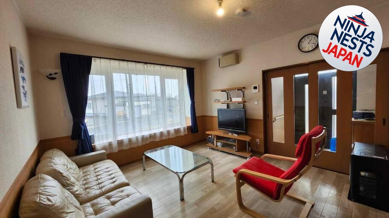 蒼い家温泉付貸別荘Cozy Blue House Onsen Hot Spring | Noboribetsu, Japan | Hotel Review 🏩