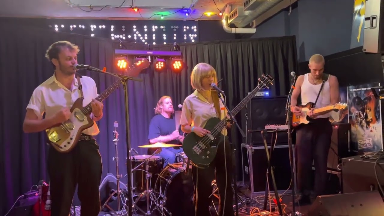 Divorce - Sevices, Live at ‘Left of the Dial 2022’ festival, Rotterdam. October 22nd 2022