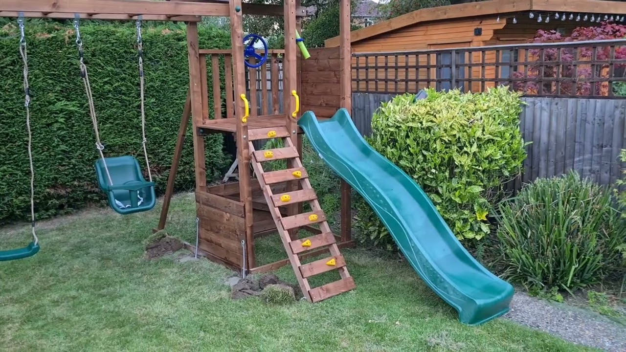 Dunster House Squirrel fort outdoor climbing frame review and tour