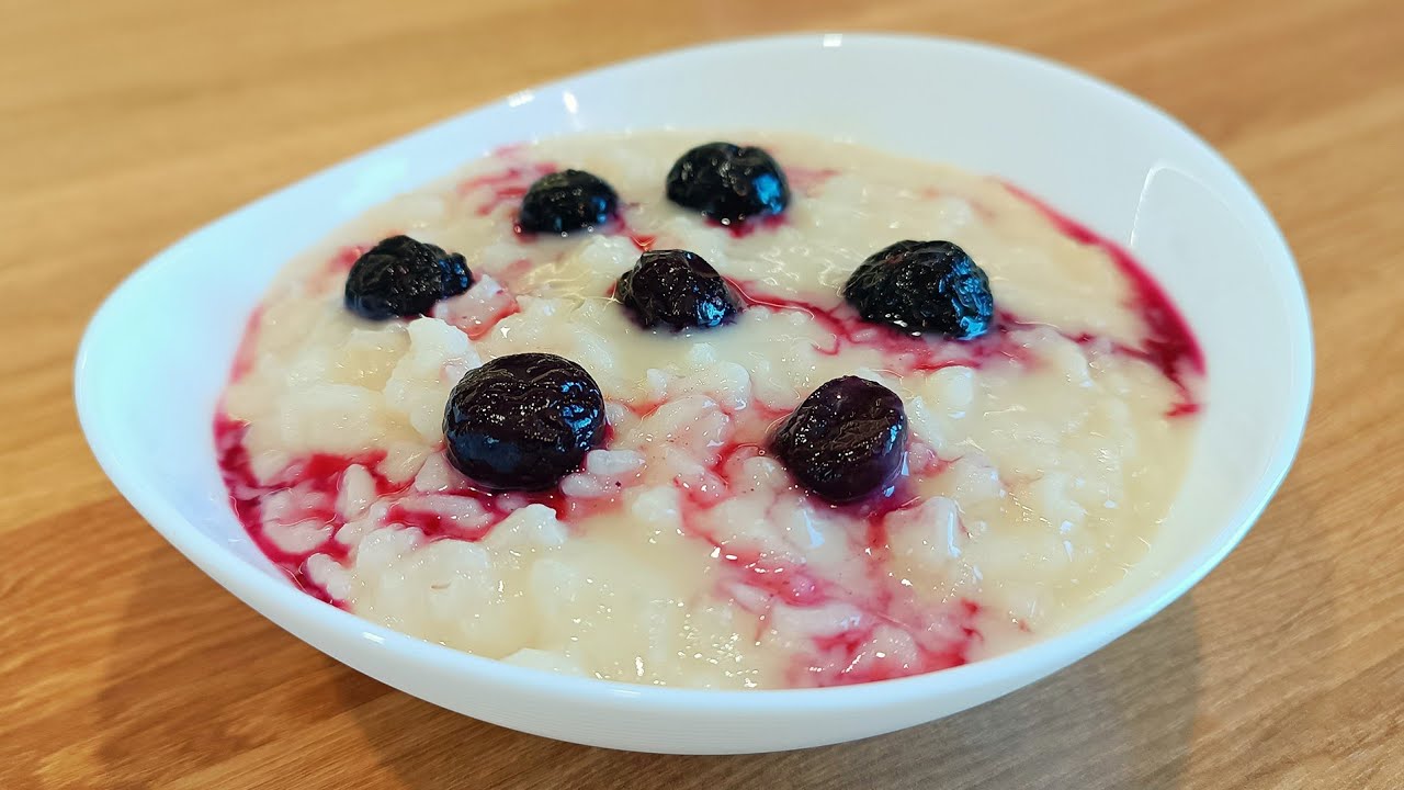 РИСОВАЯ КАША с миндальным молоком и черникой