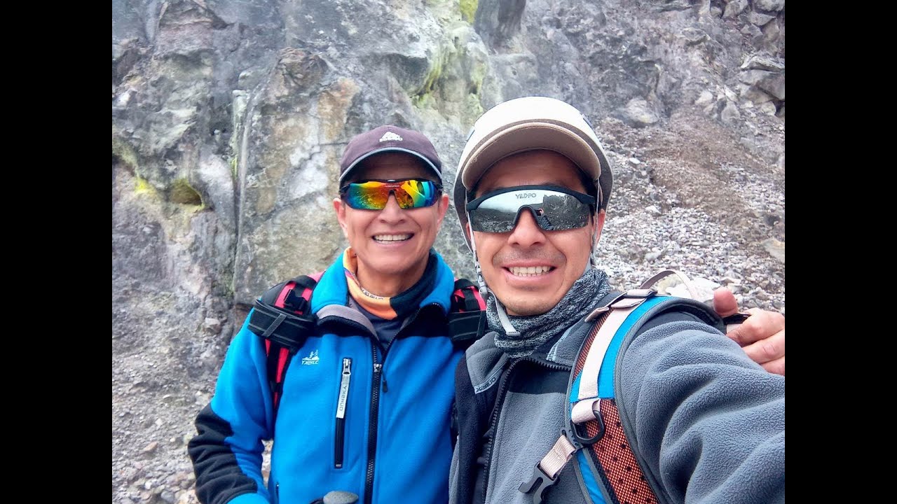 Camino completo al cráter y sus fumarolas del Volcán Guagua Pichincha. 2da parte.