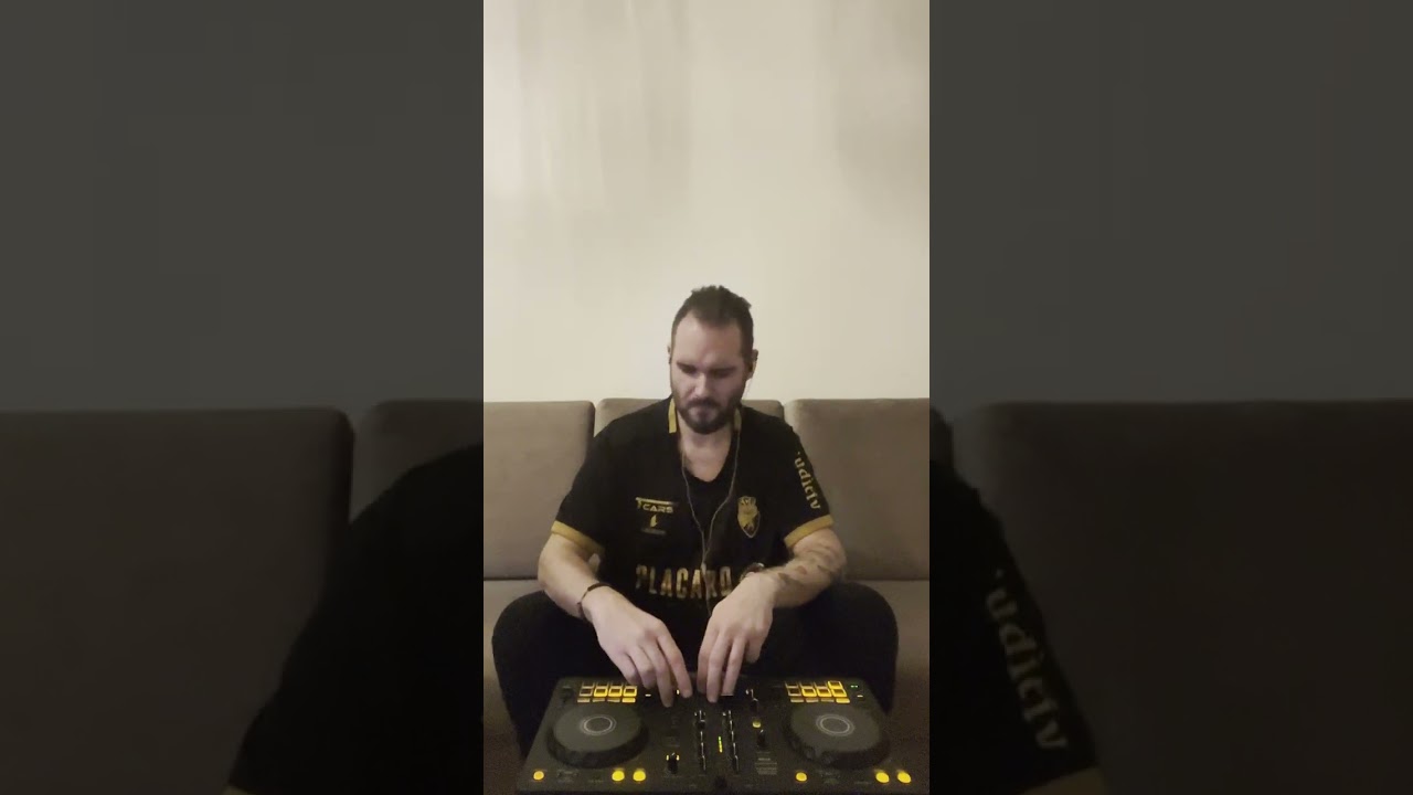 Tiny Couch Dj Set #4
