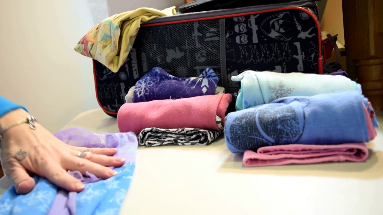 How to PACK a Packing Cube | Organizing your Suitcase