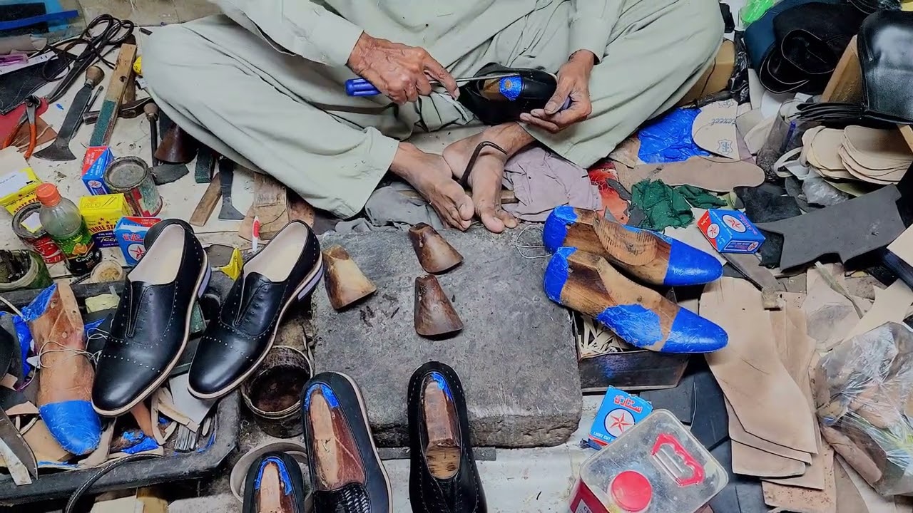 Satisfying Handmade Leather Shoes Making | Final Step (De-Lasting) 