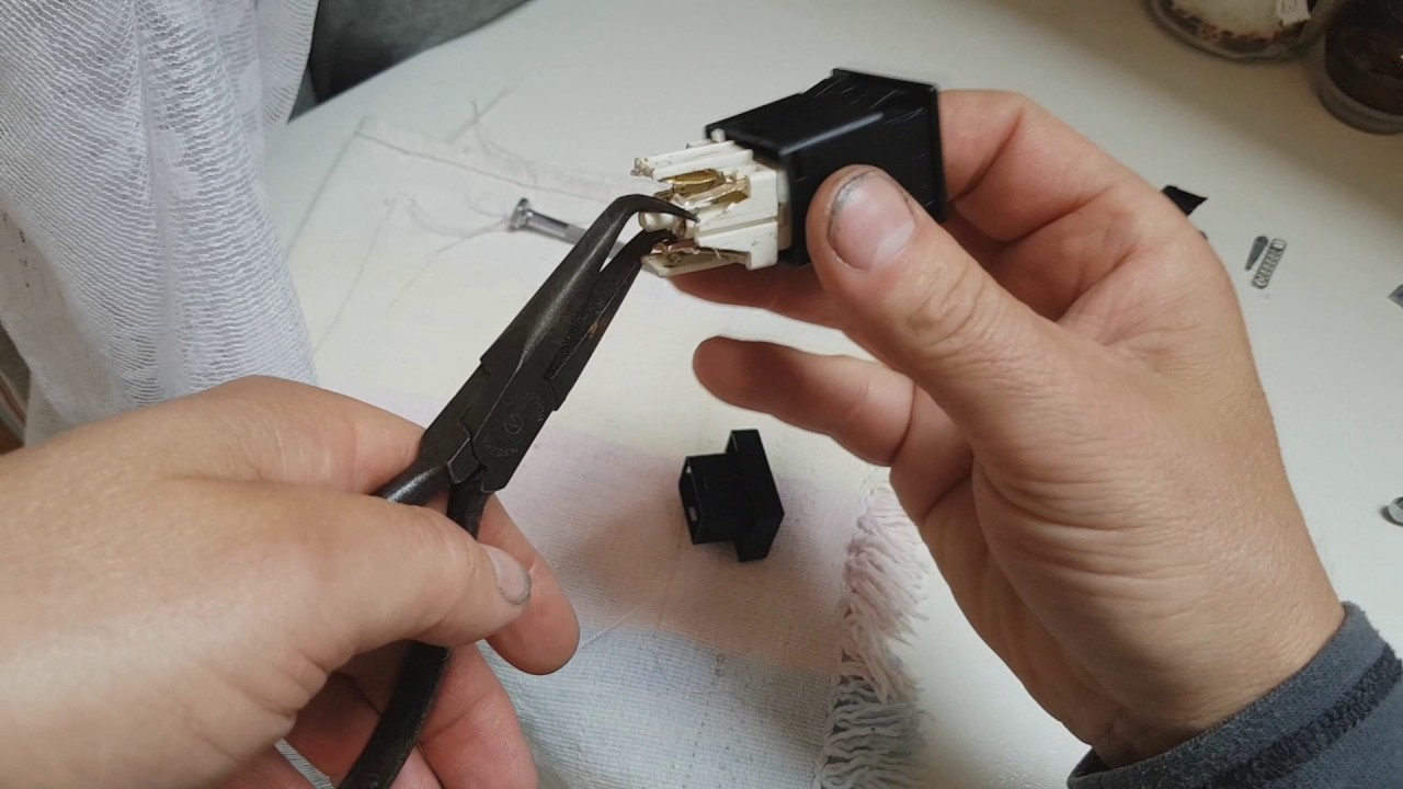 SAAB 900 Classic Convertible, Square dashboard switsh repair.