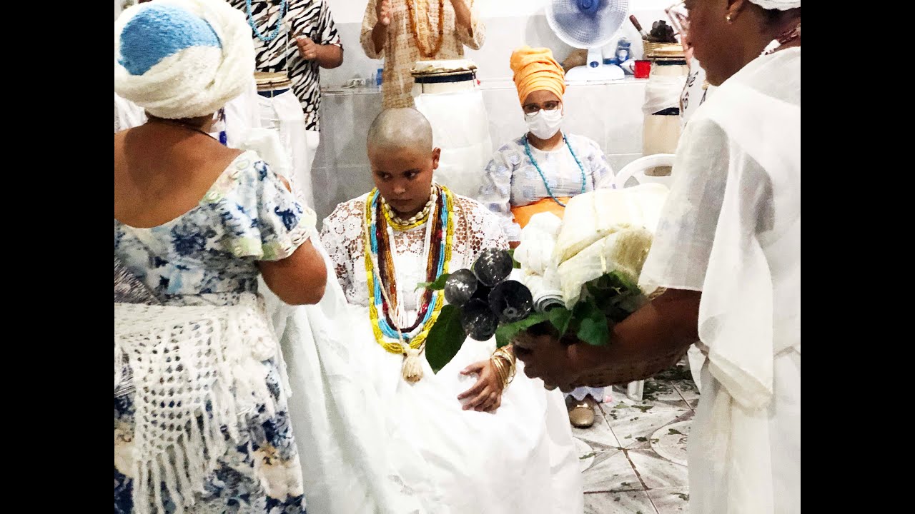 Candomblé - Entrega de Cargo à Ekedy e Toque de Oyá - Amadocy de 3 Yawôs e da Ekedy de Oxossi