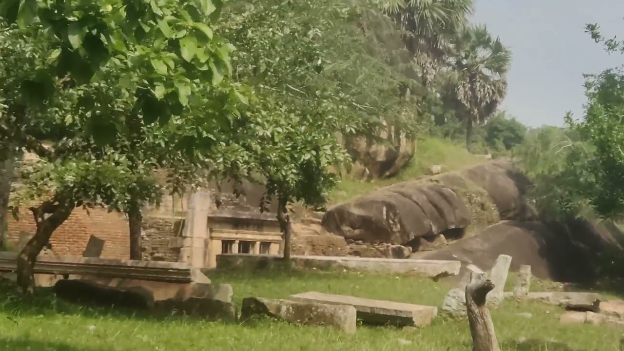 Anuradhrapura1 Des sources de lumière blanche et une porte de réveil des chakras étoilés