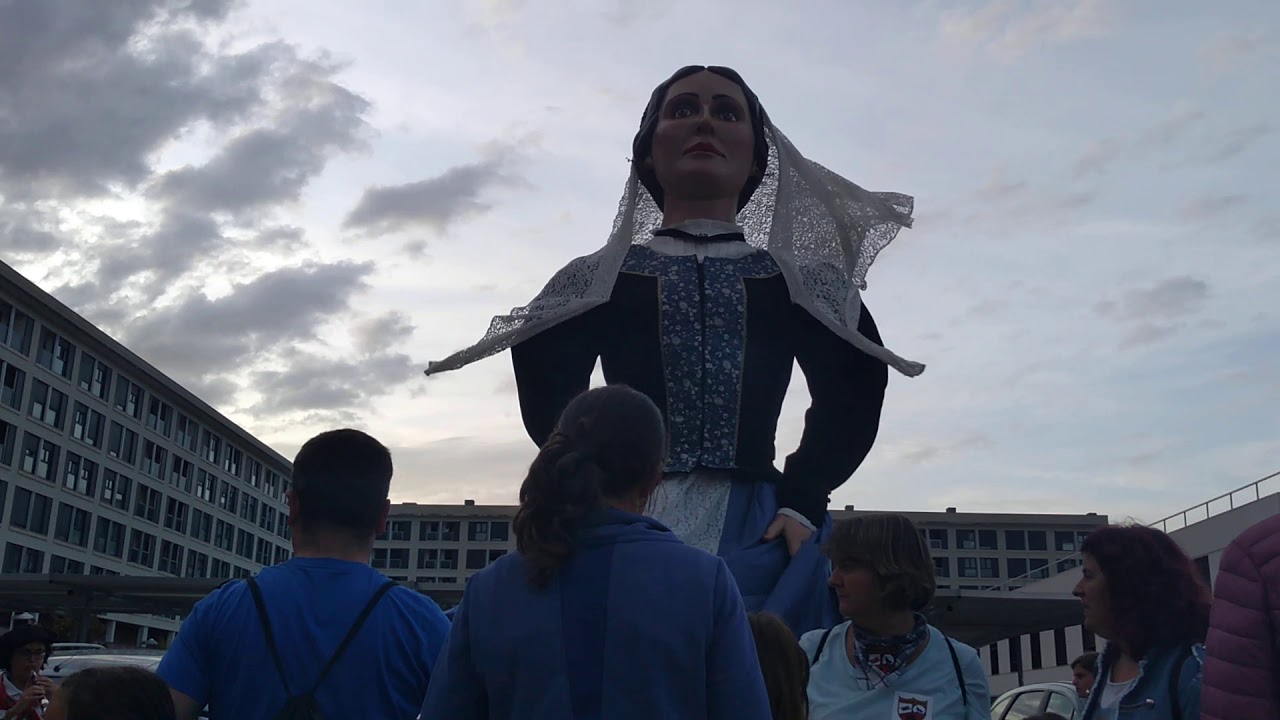 Gigantes de Buztintxuri - Pasacalles