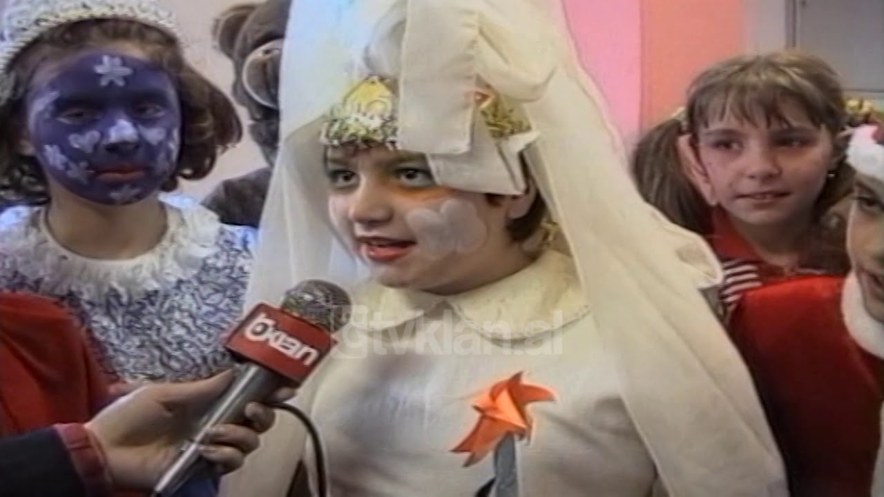 Shkolla SOS organizon ballo me maska - (20 Dhjetor 2000)