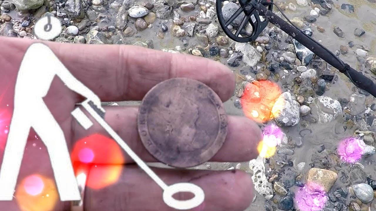 Minelab Equinox  600 Detecting The Rock Pools Worthing Pier metal detecting wet sand sandlarking