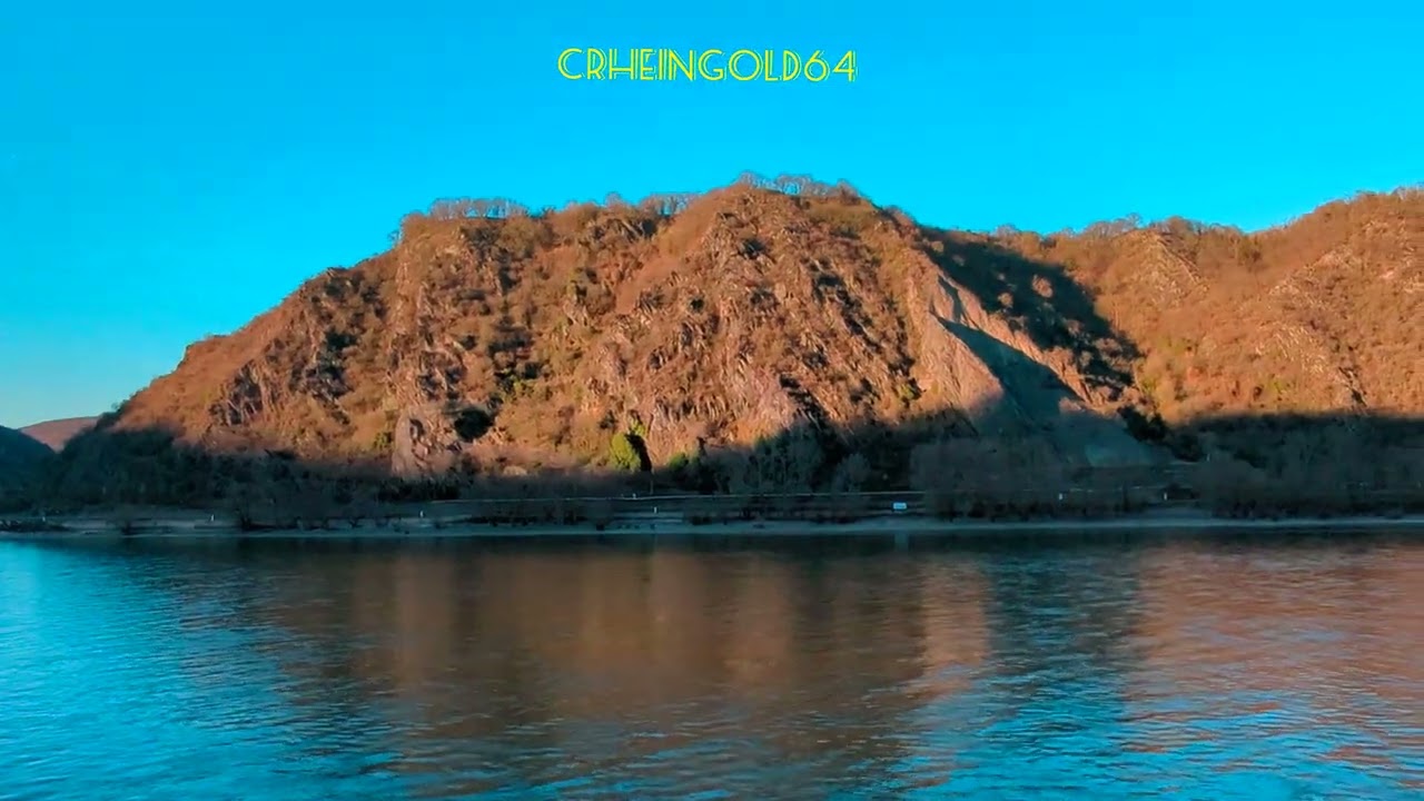 Rheinschifffahrt im Tal der Loreley XL ...Schiffe und Landschaft , Anschauen und wirken lassen ..