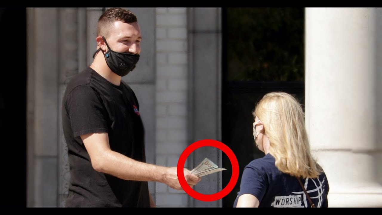 TIPPING DELIVERY DRIVERS $1,000 DOLLARS!!