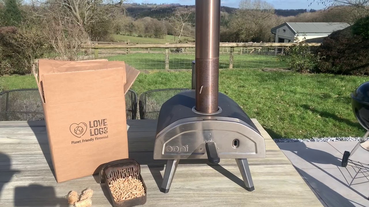 How to light your Ooni Fyra pizza oven